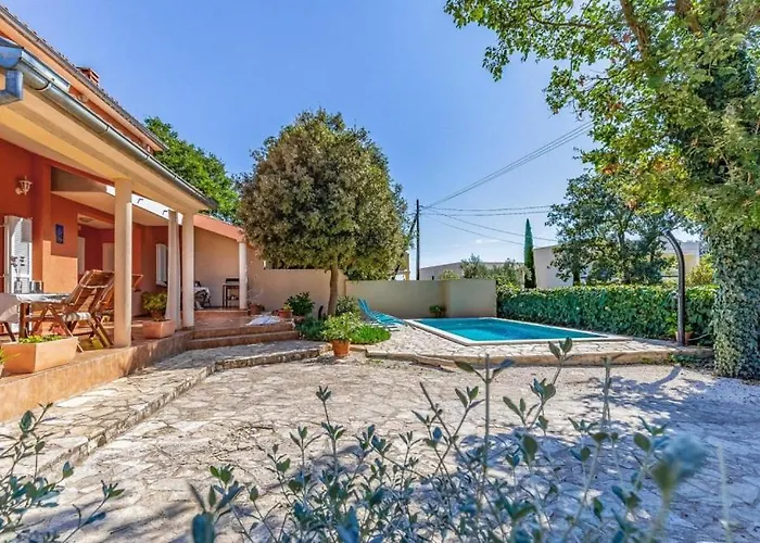 Villa Ella By Gudie